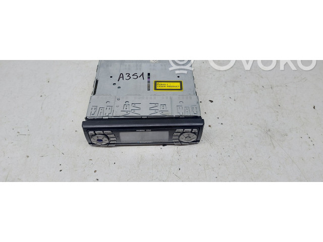 Радио/ проигрыватель CD/DVD / навигация