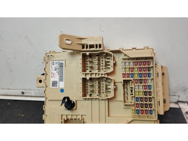 Блок предохранителей 91951-j7700 KIA Ceed