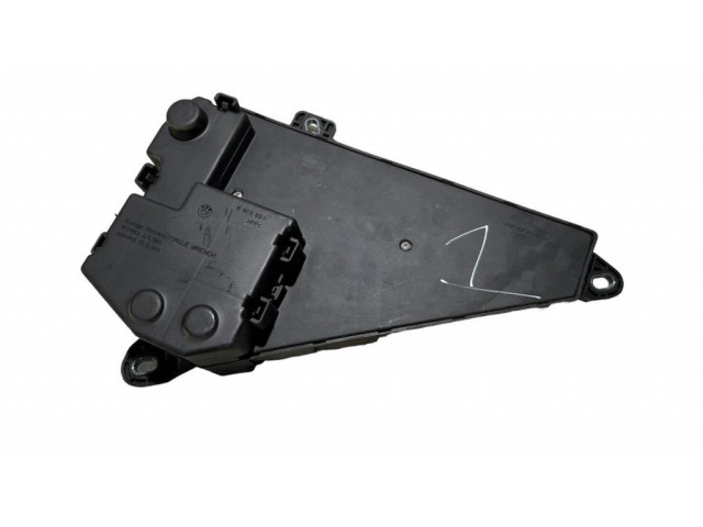 Pojistková skříňka 6906603 BMW 5 E60 E61 2005