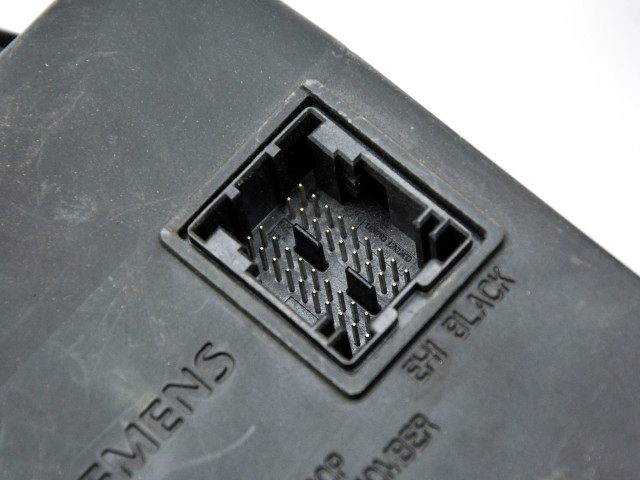 Комплект блоков управления 8200513113, 8200593576 Dacia Logan I