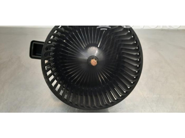 Вентилятор печки    4M1820021C   Audi e-tron