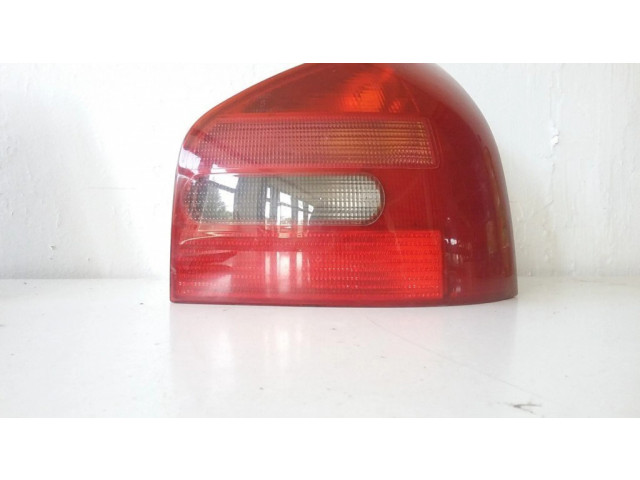 Задний фонарь правый 8L0945096A, 290702    Audi A3 S3 8L   1996-2003 года