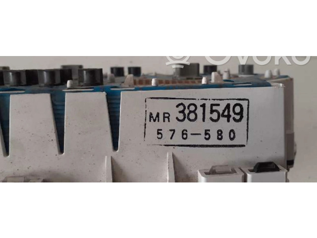 Панель приборов MR381549 Mitsubishi Space Wagon