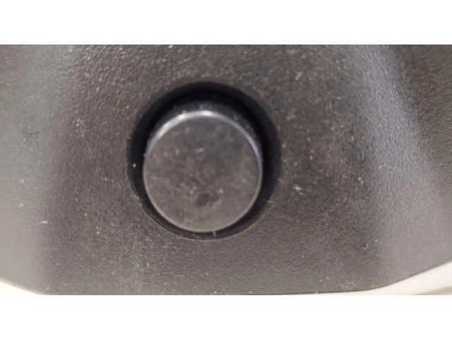 Зеркало заднего вида (в салоне)