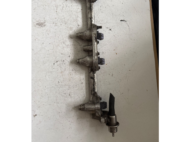 Топливная рампа 95WF9D280BA Ford Galaxy для двигателя 1Z