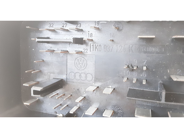 Блок предохранителей 1K0937124K Audi A3 S3 A3 Sportback 8P