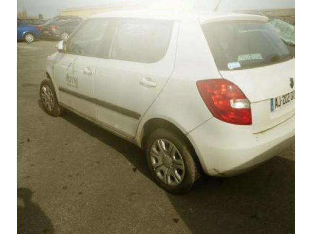 Зеркало электрическое Skoda Fabia Mk2 (5J) 2007 - 2014 года