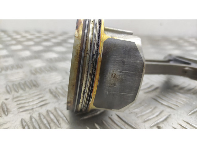 Поршень с шатуном Nissan 370Z для бензинового двигателя 3.7