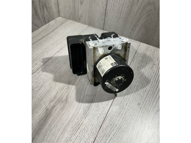 Блок АБС 1K0907379P, 00009496E5   Skoda  Octavia Mk2 (1Z)  2004 - 2013 года