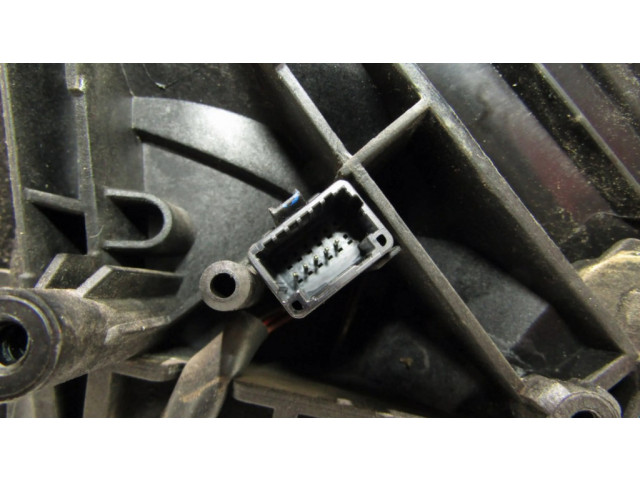 Зеркало электрическое левое Renault Clio III 2005-2012 года