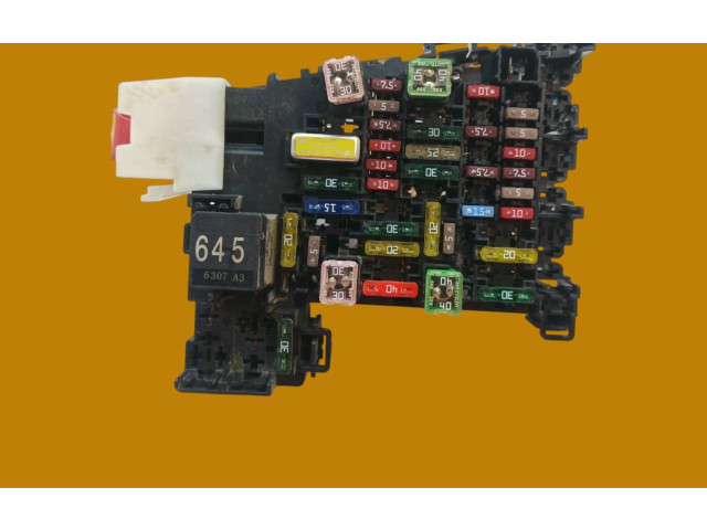 Блок предохранителей 5Q0937615C Skoda Superb B8 (3V)