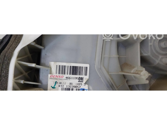 Другая деталь салона