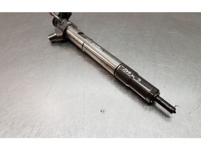 Форсунка 338002U000    KIA Ceed  D4FE 