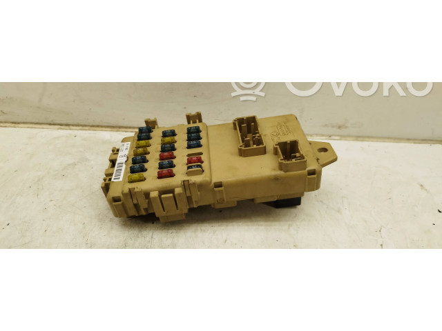 Блок предохранителей  JB200400   Subaru Forester SF    