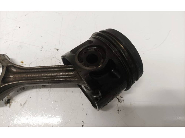  Поршень с шатуном    Volvo S70  V70  V70 XC  