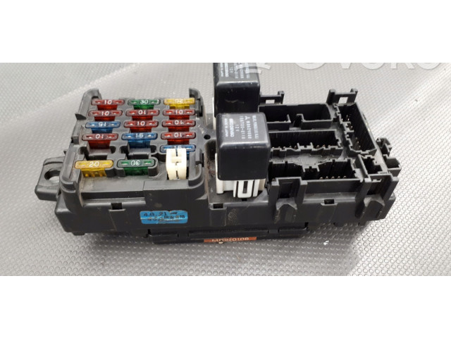 Блок предохранителей 1049933011 Mitsubishi Galant