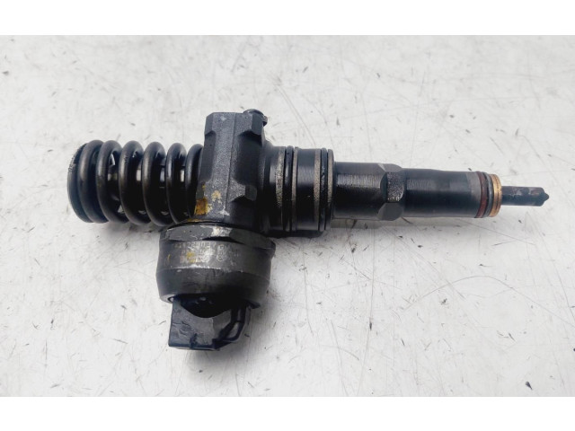 Форсунка 038130073AG    Volkswagen Jetta V   