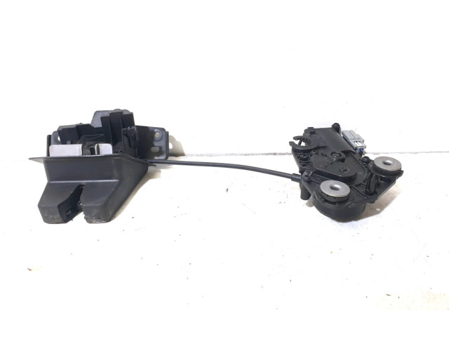 Замок багажника 31349975 Volvo XC60 2017 - года