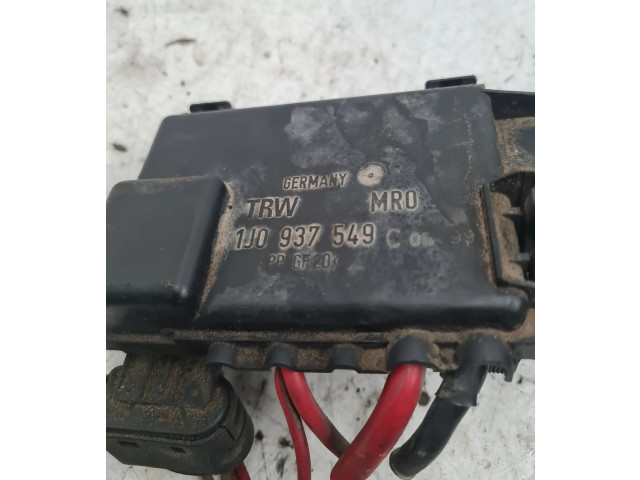 Блок предохранителей 1J0937549, 1J0937549 Volkswagen Golf IV