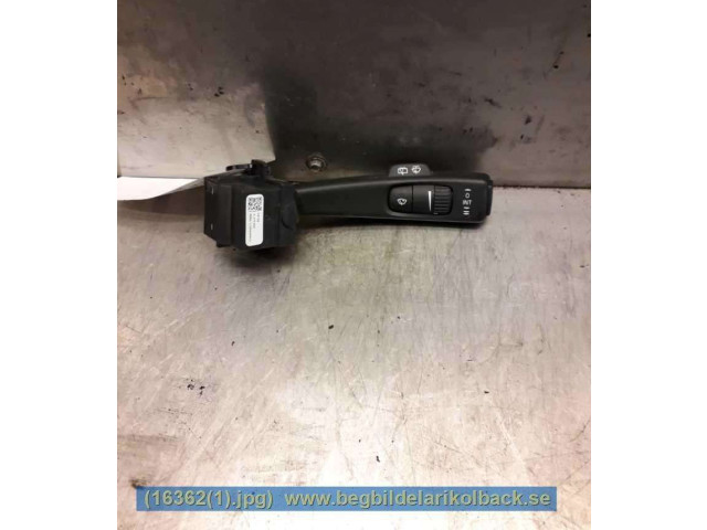 Ручка стеклоочистителей    Volvo V70