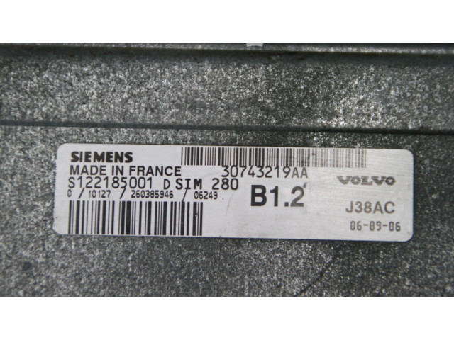 Блок управления двигателя 30743219AA Volvo S40