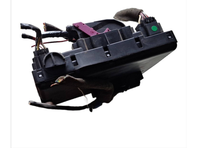 Блок предохранителей 28017881, 30728512 Volvo V70