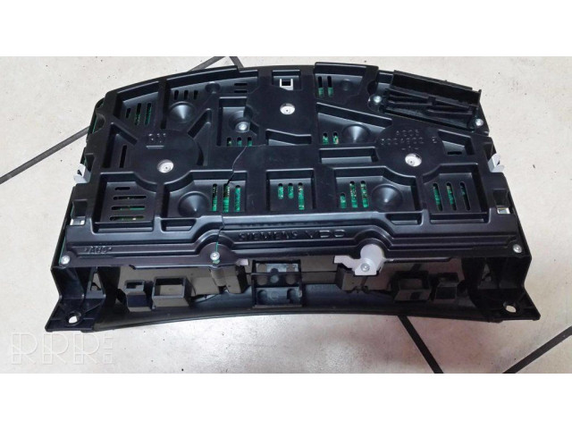 Задний фонарь в кузове