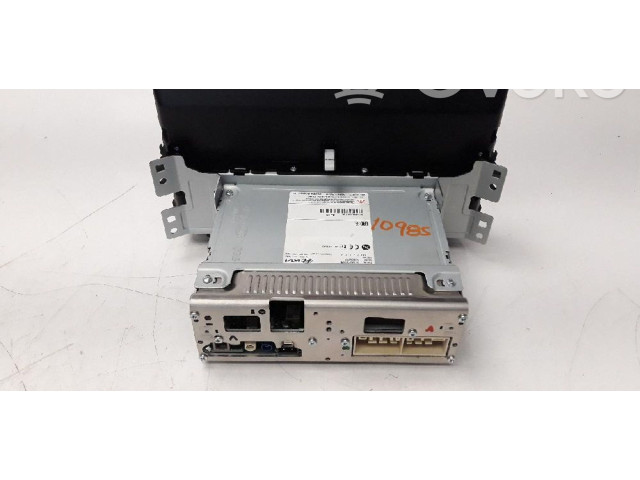 Радио/ проигрыватель CD/DVD / навигация