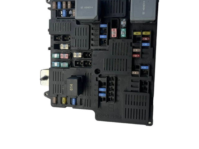 Pojistková skříňka 32212297 Volvo XC60 2018