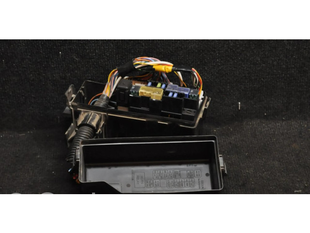 Pojistková skříňka 63564138 Nissan NP300 2006