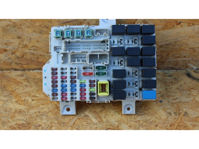 Блок предохранителей 8565A174 Mitsubishi Colt