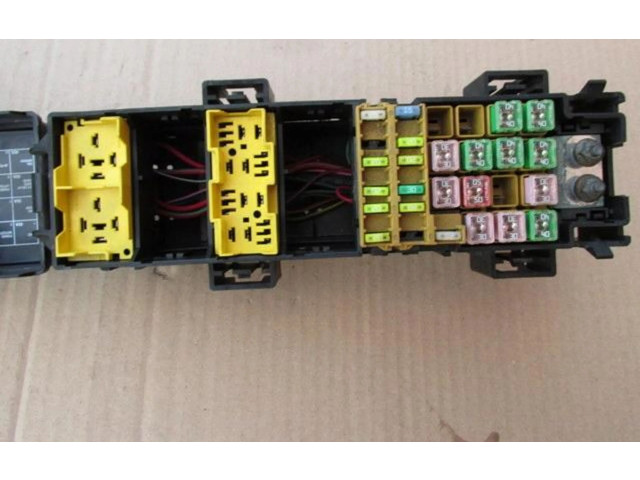 Блок предохранителей Jeep Grand Cherokee