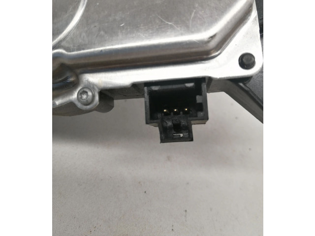 Моторчик заднего дворника 31290787    Volvo V70