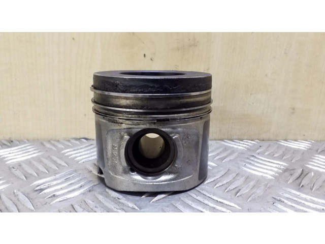 Píst 0840ZU BMW 5 F10 F11 pro naftový motor 2.0