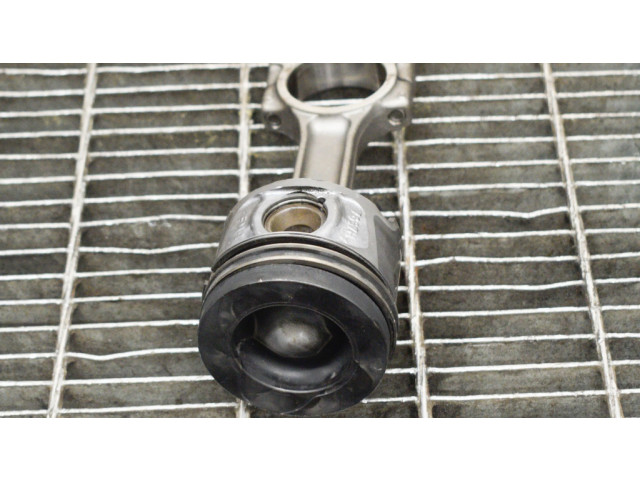 Поршень 120A18001R, 7701475074 Renault Clio IV для дизельного двигателя 1.5