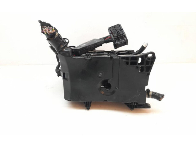 Pojistková skříňka 8264147090 Toyota Prius (XW30) 2011