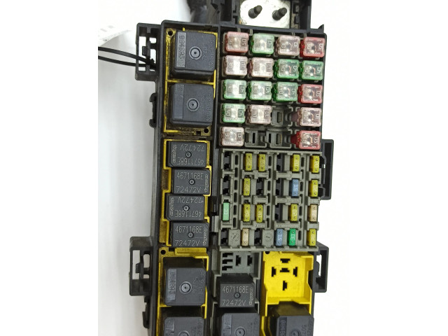 Блок предохранителей 56048661AG, AGGS094842864 Jeep Grand Cherokee (WK)