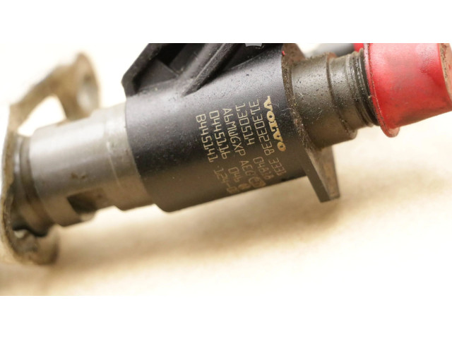 Комплект форсунок 31303238, 30777759    Volvo V70  D 5204 T3 