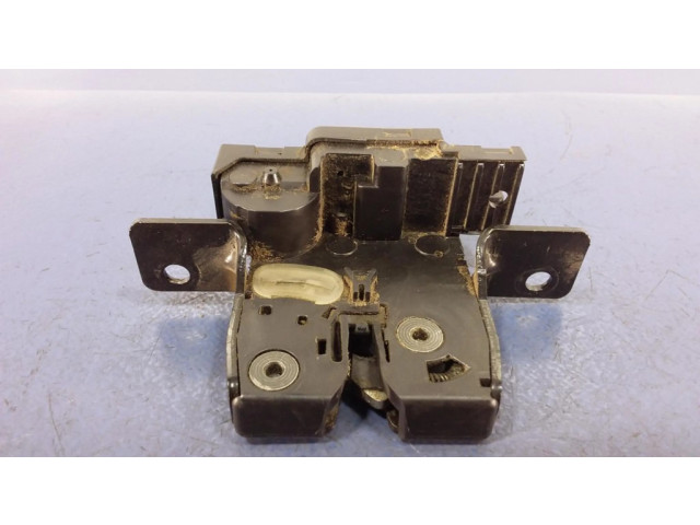 Замок задней крышки