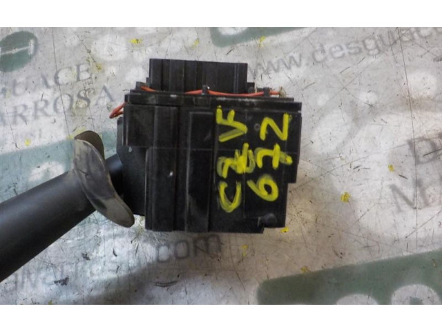 Ручка стеклоочистителей 8201168008, 681727472R   Dacia Dokker