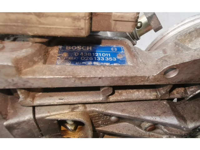 Топливная рампа 0438121011, 026133353 Audi 80 90 B3