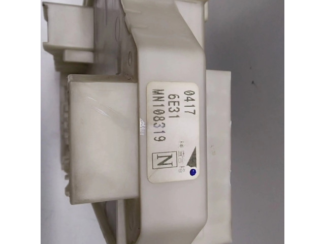 Блок предохранителей MN108319, 04176E31 Mitsubishi Colt