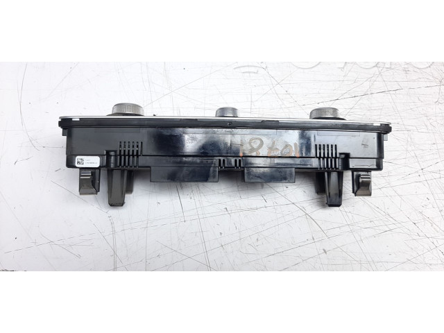 Блок управления климат-контролем 8V0820043AM   Audi A3 8Y