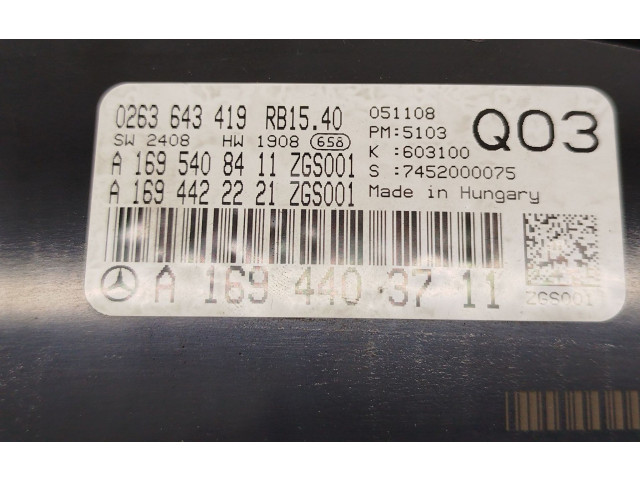 Панель приборов A1695408411, A1694422221   Mercedes-Benz A W169       