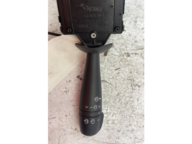 Ручка стеклоочистителей Dacia Lodgy