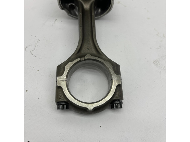 Píst Toyota Avensis T250 pro naftový motor 2.2 2AD