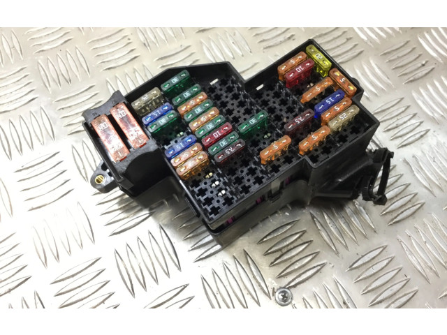 Pojistková skříňka 7P0941828B, 7P0941824B Porsche Cayenne (92A) 2016