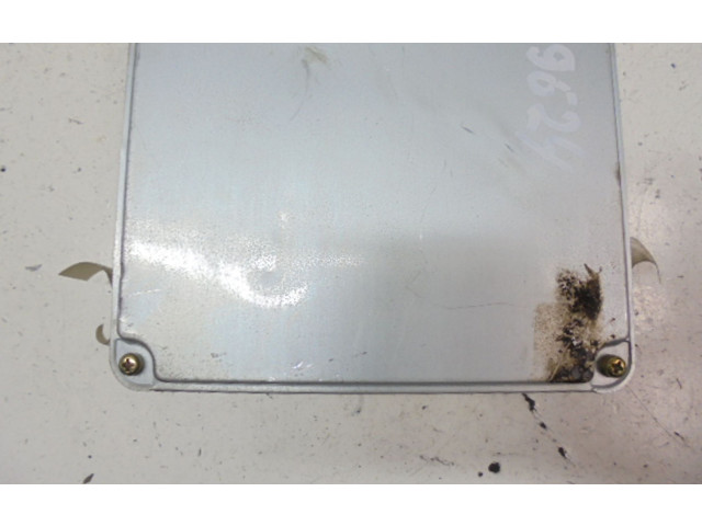 Řídící jednotka 89661-05250, 89661-05250 Toyota Avensis T220 2000