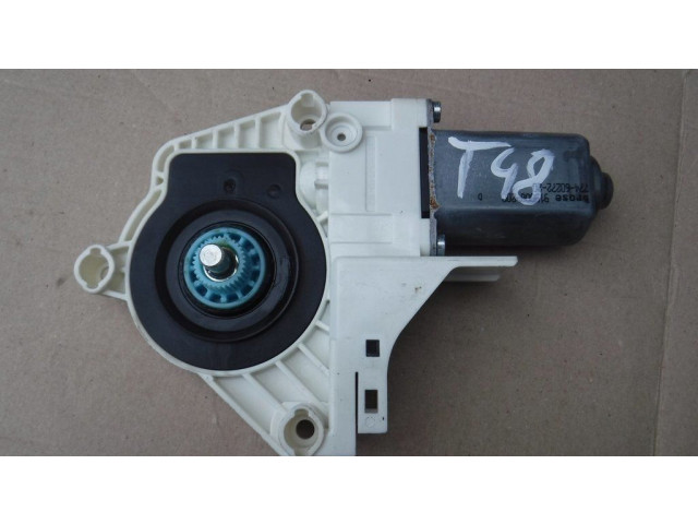 Передний двигатель механизма для подъема окон