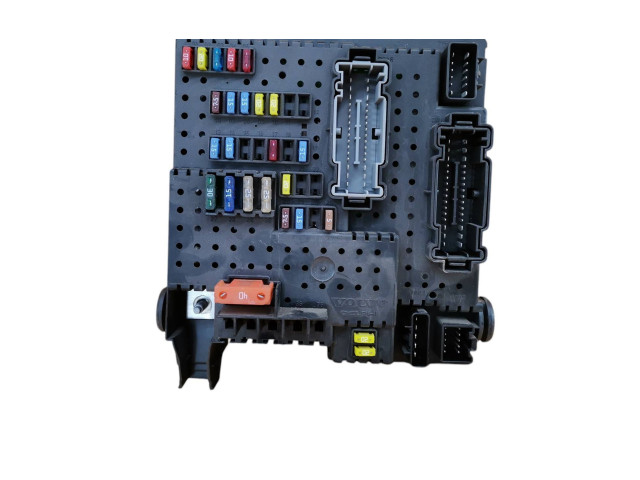 Блок предохранителей 30728512, 28017881   Volvo XC90    